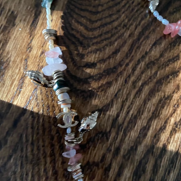 AUTHENTIC CHANEL beaded shell necklace - Picture 5 of 13